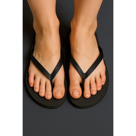 Women’s Flip Flops Size 9/10 - Picture 1 of 4